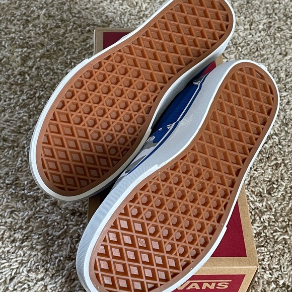 NWT Kids Camo Vans - Picture 3 of 3